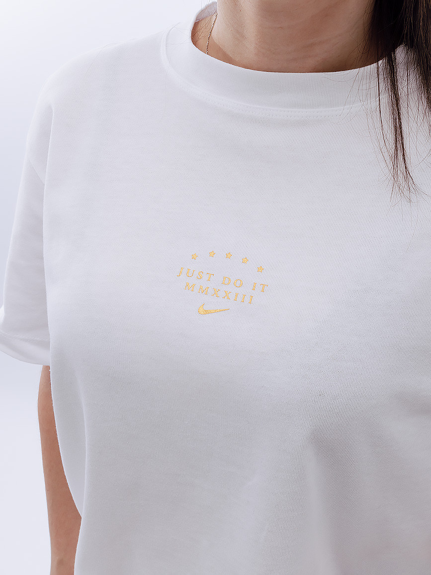 Футболка Nike W NSW TEE SS BF SISTERHOOD DX7940-100