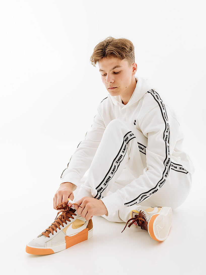 Спортивний костюм Nike CLUB FLC GX HD TRK SUIT FB7296-100 1