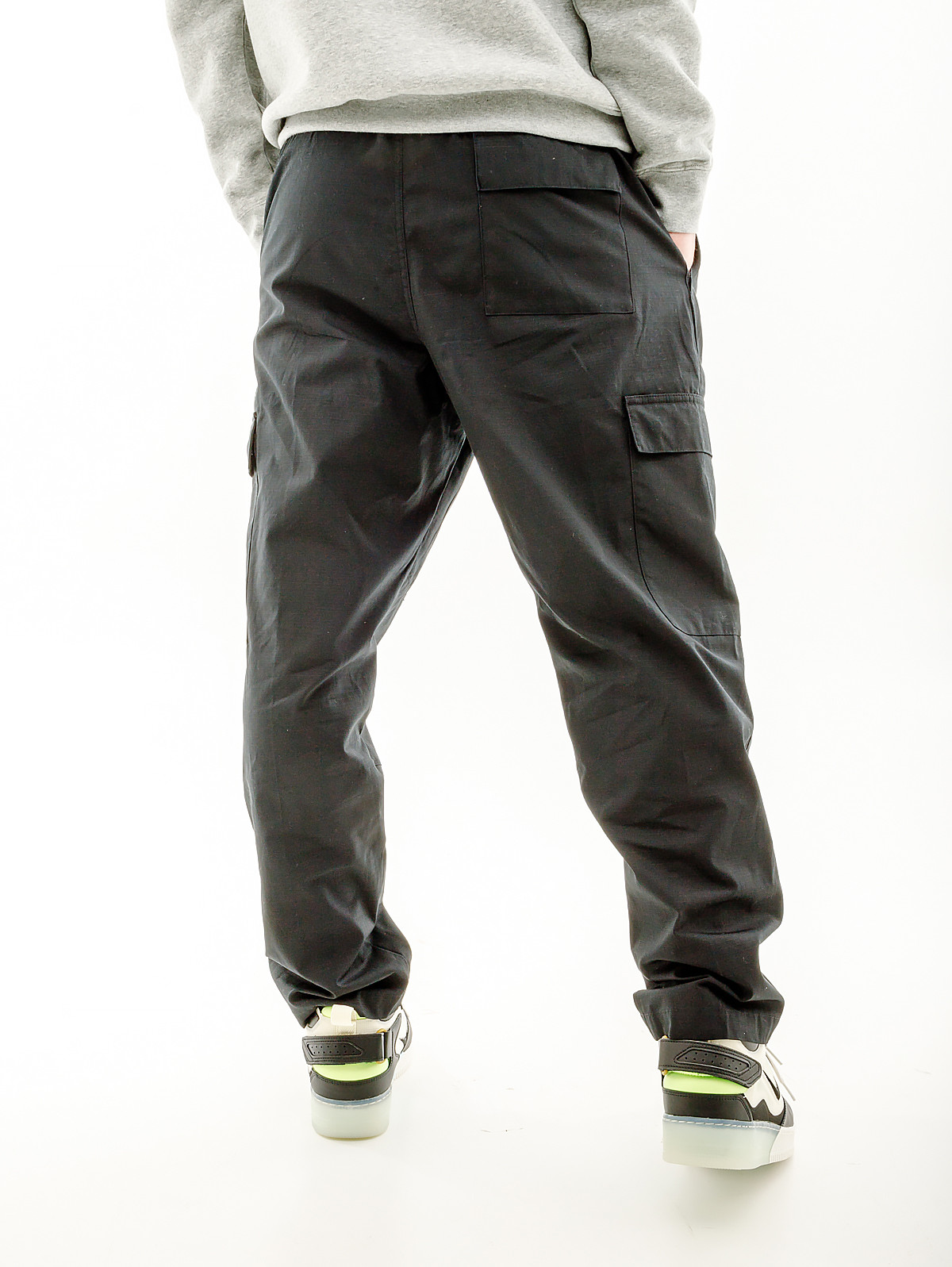 Штани Nike CLUB CARGO WVN PANT DX0613-010 4