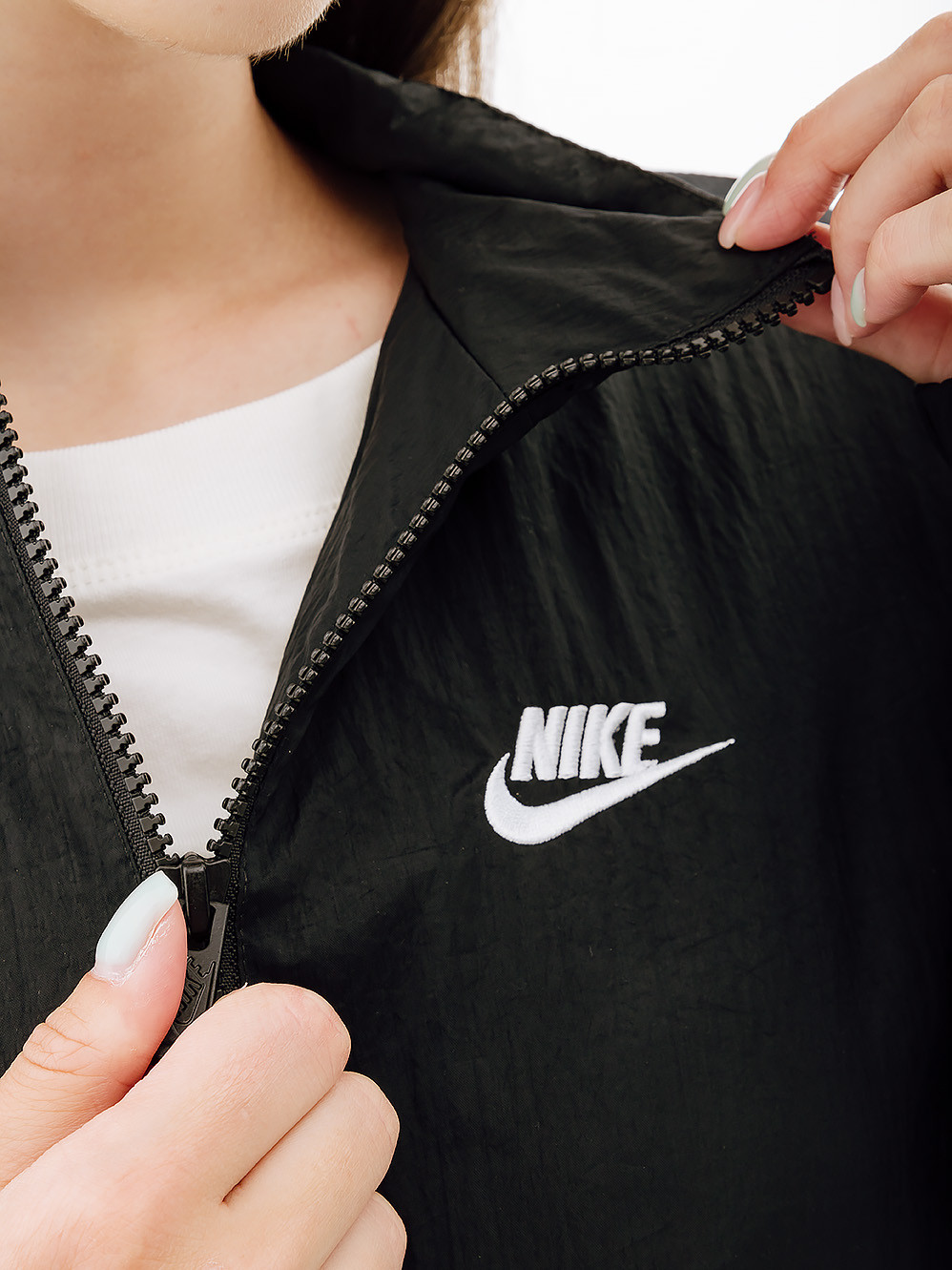 Куртка Nike W NSW ESSNTL WR WVN JKT DM6185-010