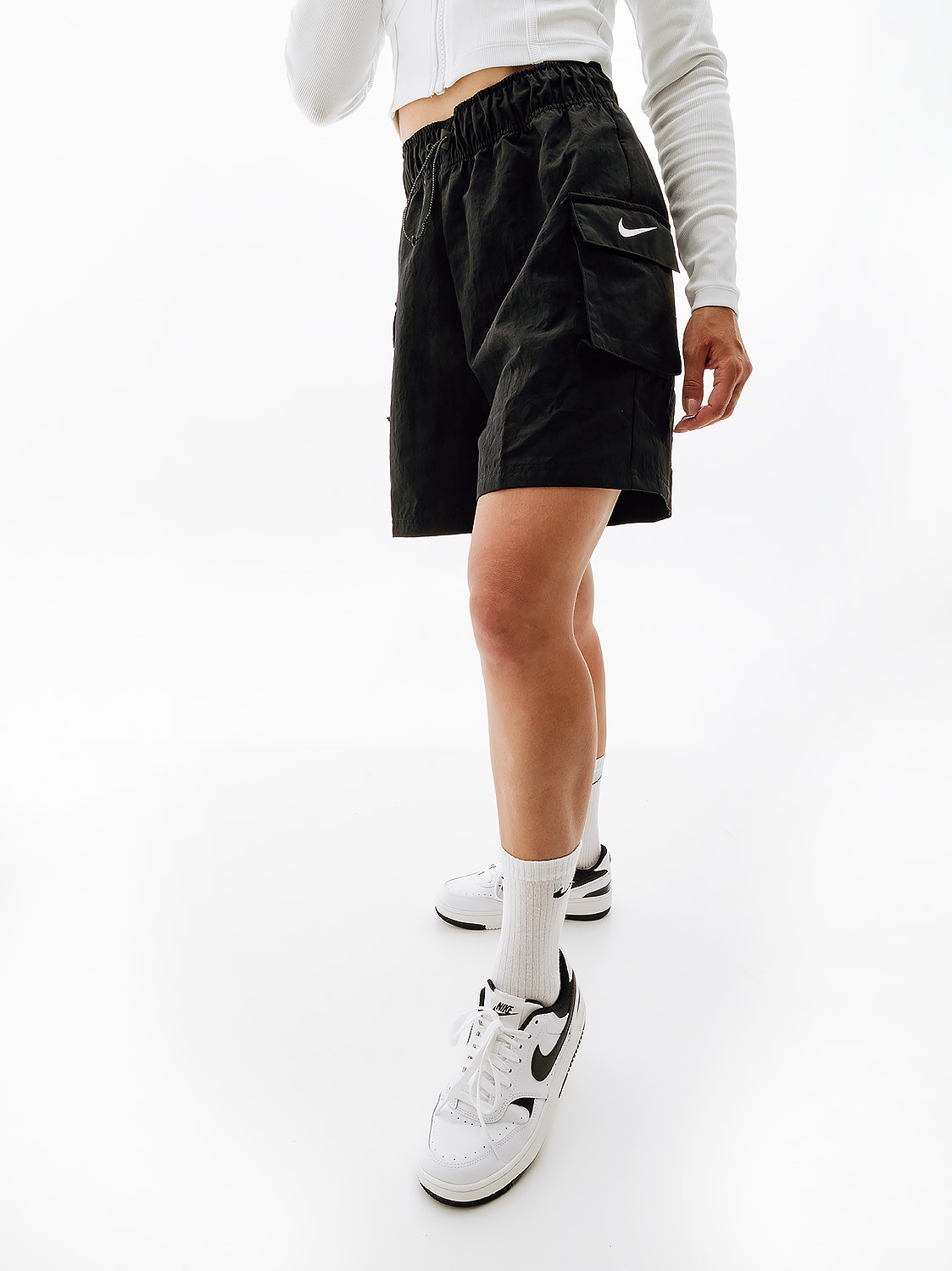 Шорти Nike W NSW ESSNTL WVN HR SHORT DM6247-010