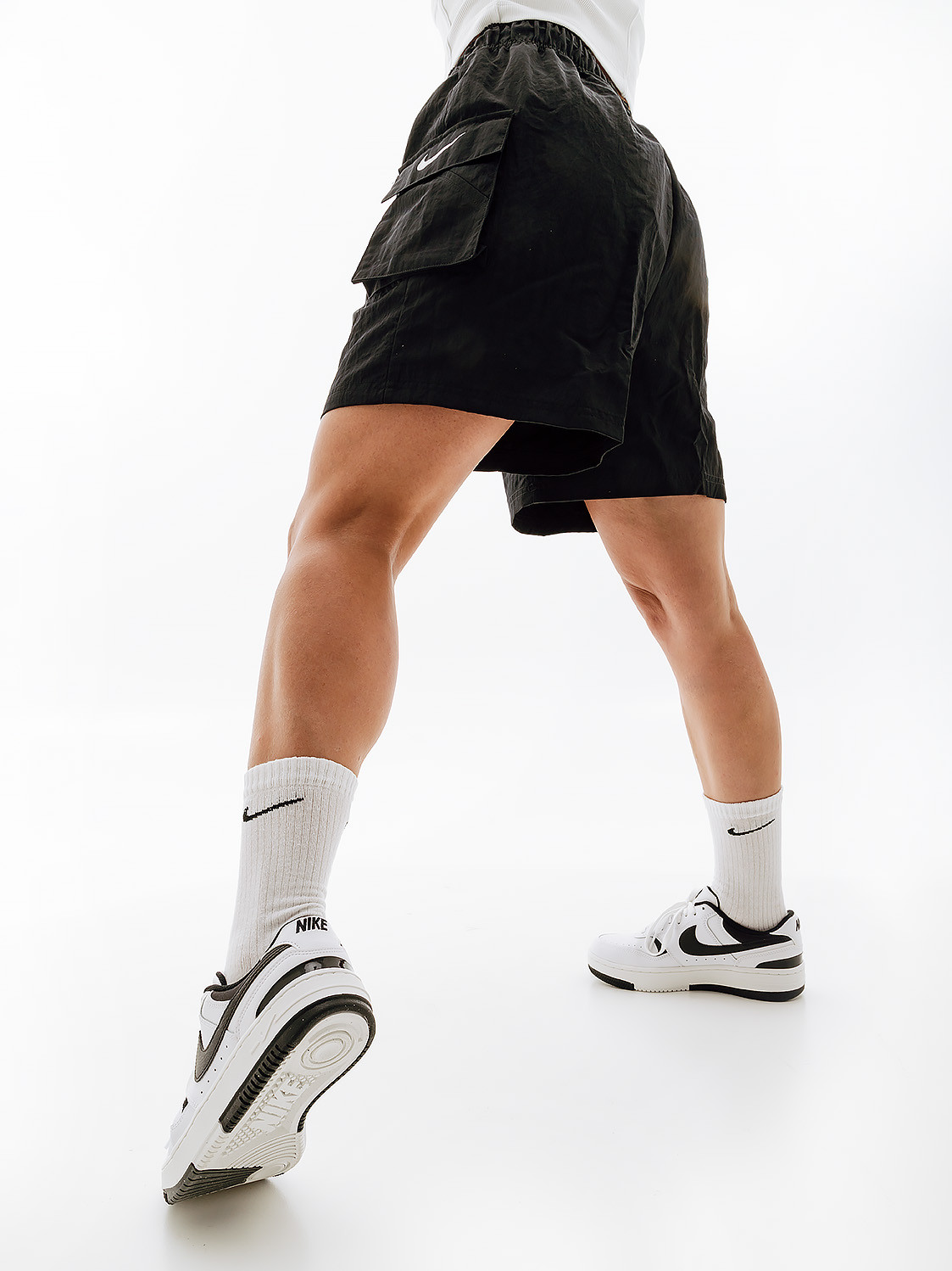 Шорти Nike W NSW ESSNTL WVN HR SHORT DM6247-010