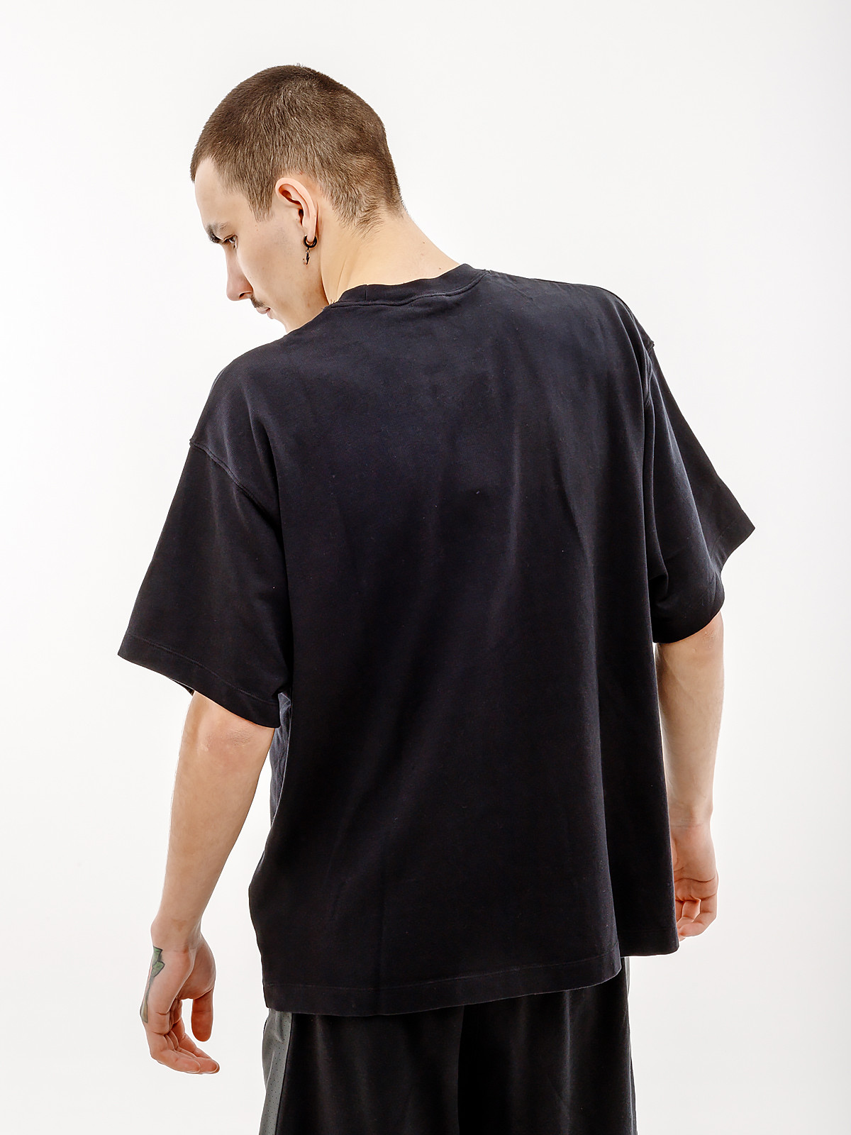 Футболка Nike M SOLO SWSH SS HW TOP FB7865-010