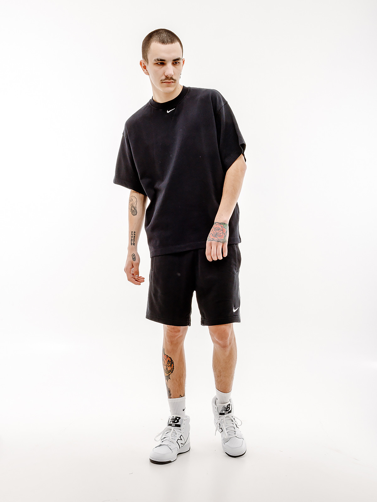 Футболка Nike M SOLO SWSH SS HW TOP FB7865-010
