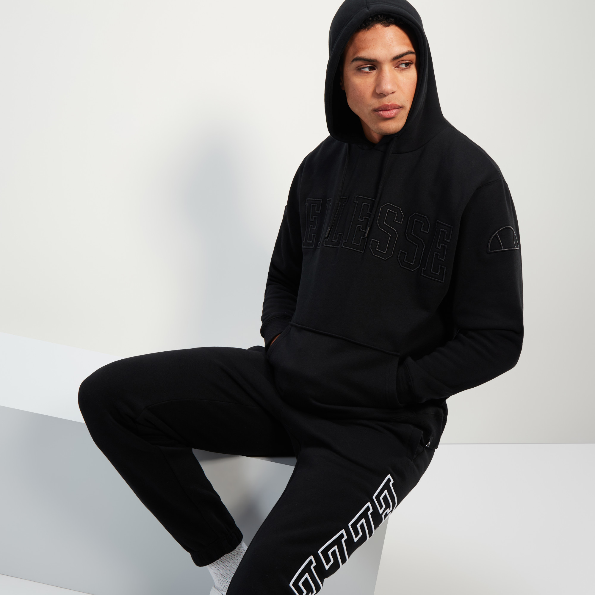 Толстовка Ellesse Montato OH Hoody SXT19205-011 2