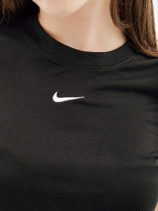 Футболка Nike W NSW TEE ESSNTL SLIM CRP LBR FB2873-010