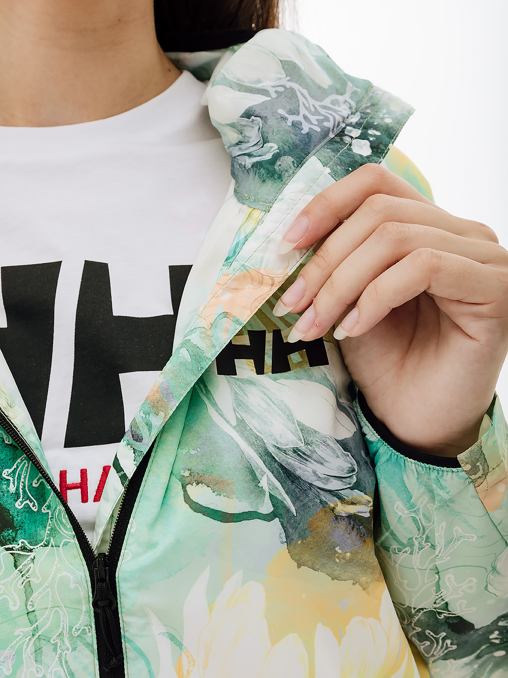 Куртка HELLY HANSEN W ROAM PRINT WIND JACKET 63208-406