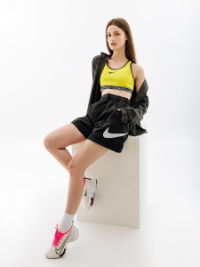 Шорти Nike W NSW ESSNTL WVN HR SHORT HBR DM6739-010