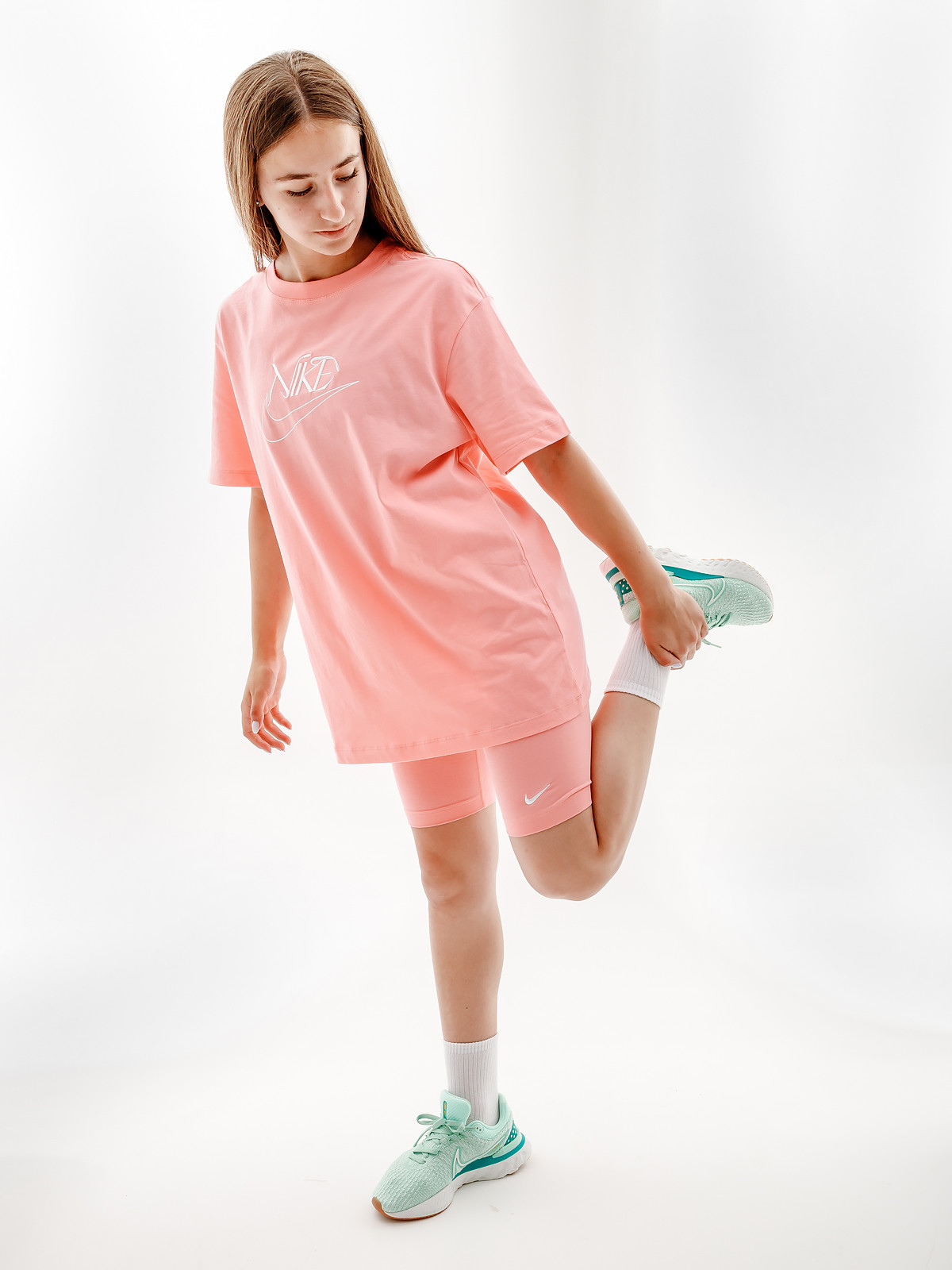 Футболка Nike W NSW TEE OC 2 BF FB8203-611