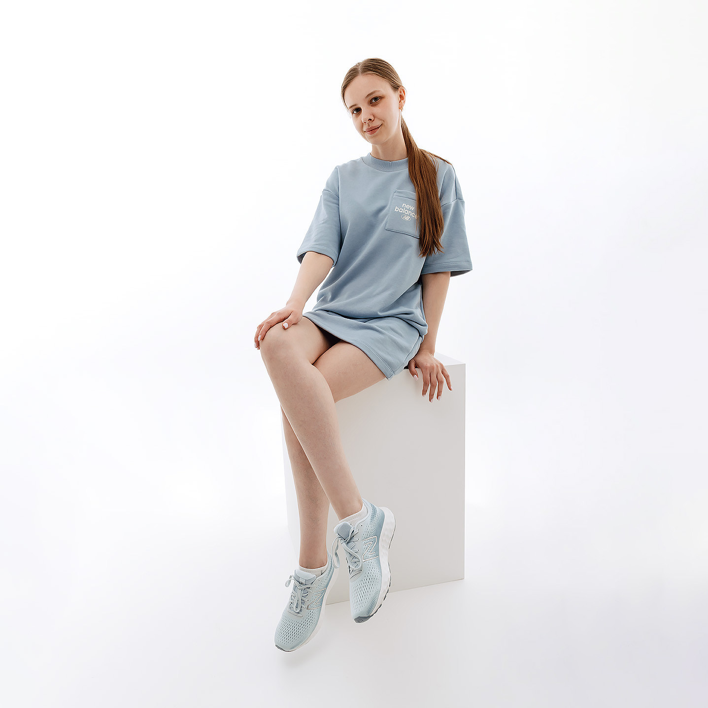 Сукня New Balance Essentials Stacked Logo WD31501LAY