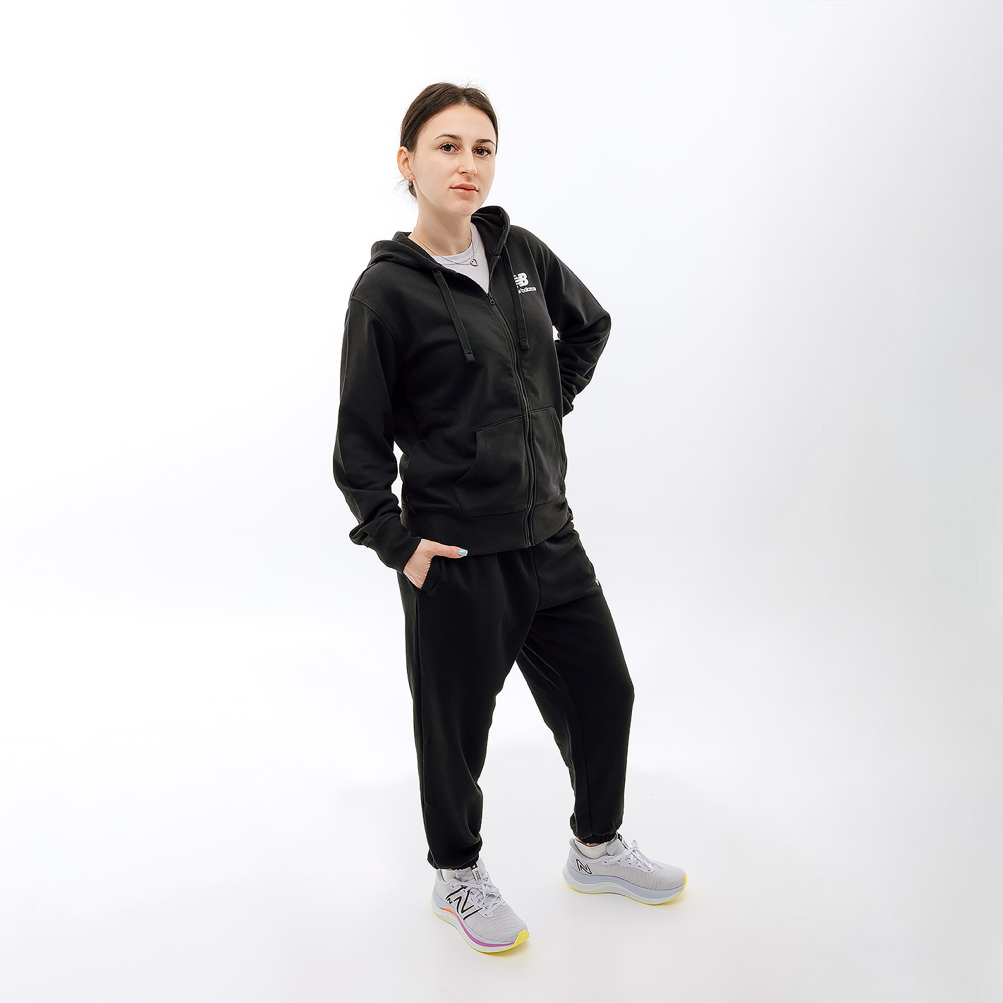 Кофта New Balance Essentials Stacked Logo FZ WJ31530BK