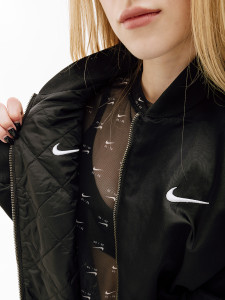 Куртка Nike W NSW VRSTY BMBR JKT DV7876-010