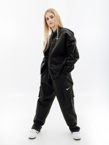 Куртка Nike W NSW VRSTY BMBR JKT DV7876-010