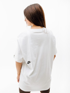 Футболка Nike W NSW TEE BF SW FJ4931-121