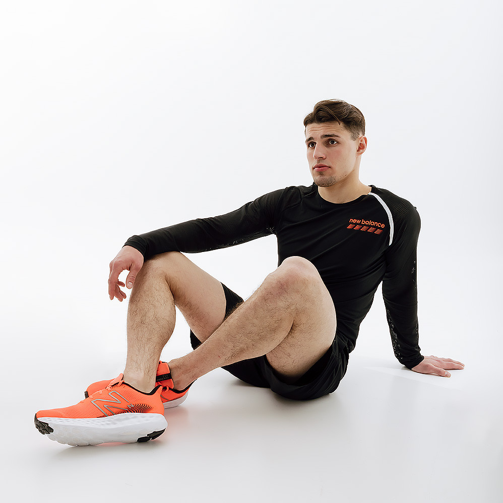 Кофта New Balance Accelerate Pacer MT31242BK
