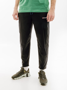 Штани Nike TRACK CLUB PANT FB5503-010 1 2
