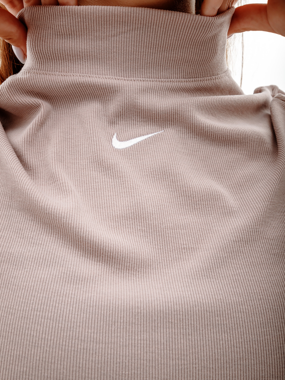 Футболка Nike W NSW ESSNTL RIB MOCK SS TOP DV7958-272
