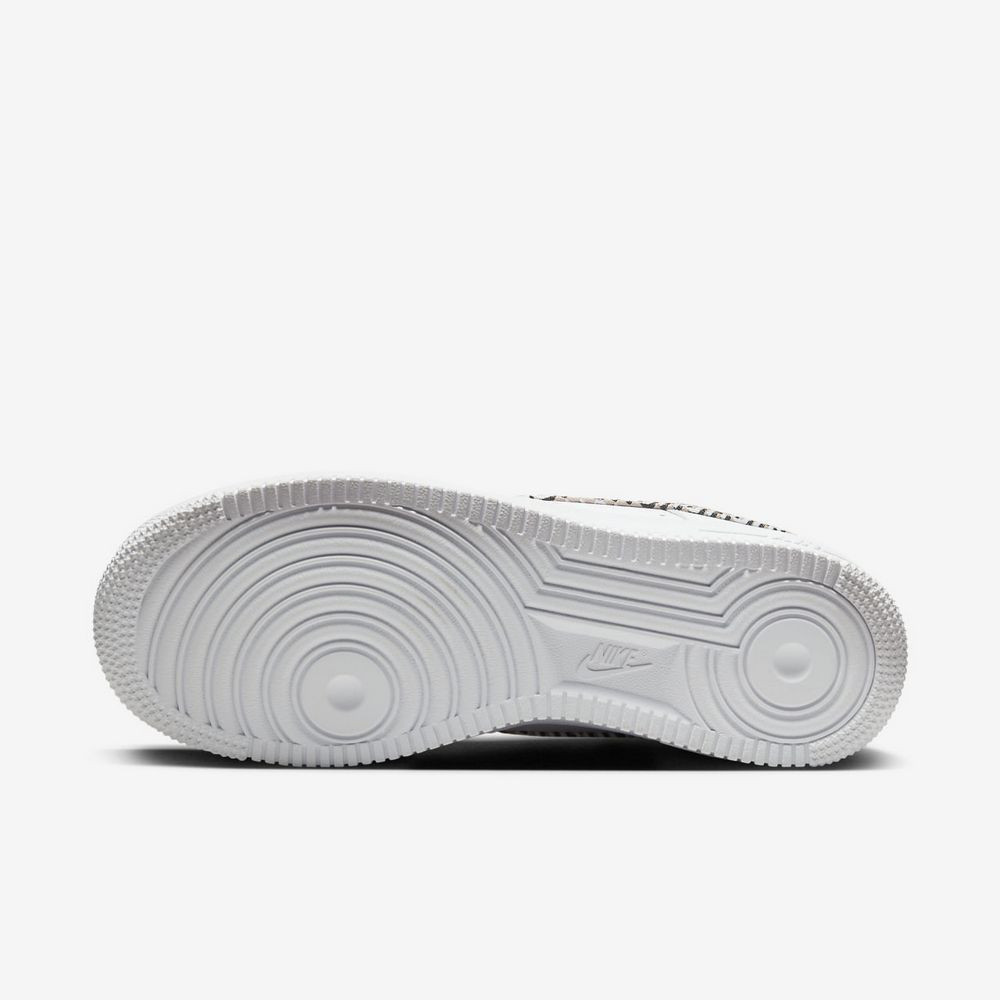 Кросівки Nike WMNS AIR FORCE 1 LX DZ2709-100