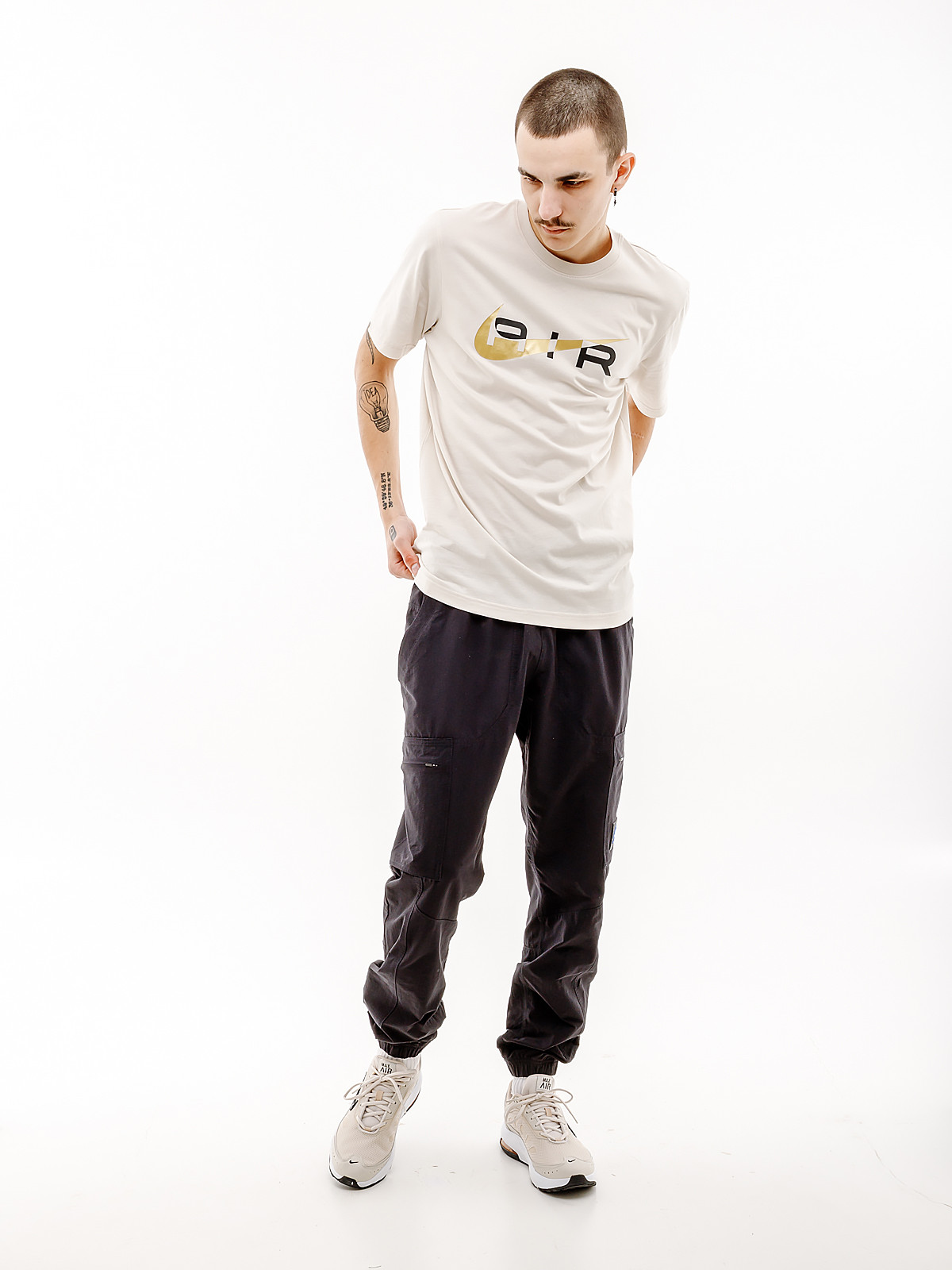 Футболка Nike M SW AIR GRAPHIC TEE FN7704-104