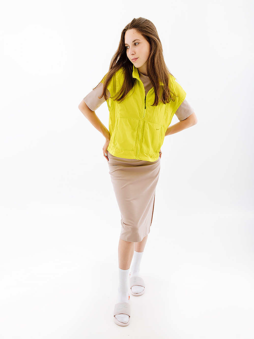 Вітровка Nike W NK RPL CTY RDY SS JACKET DX0150-308